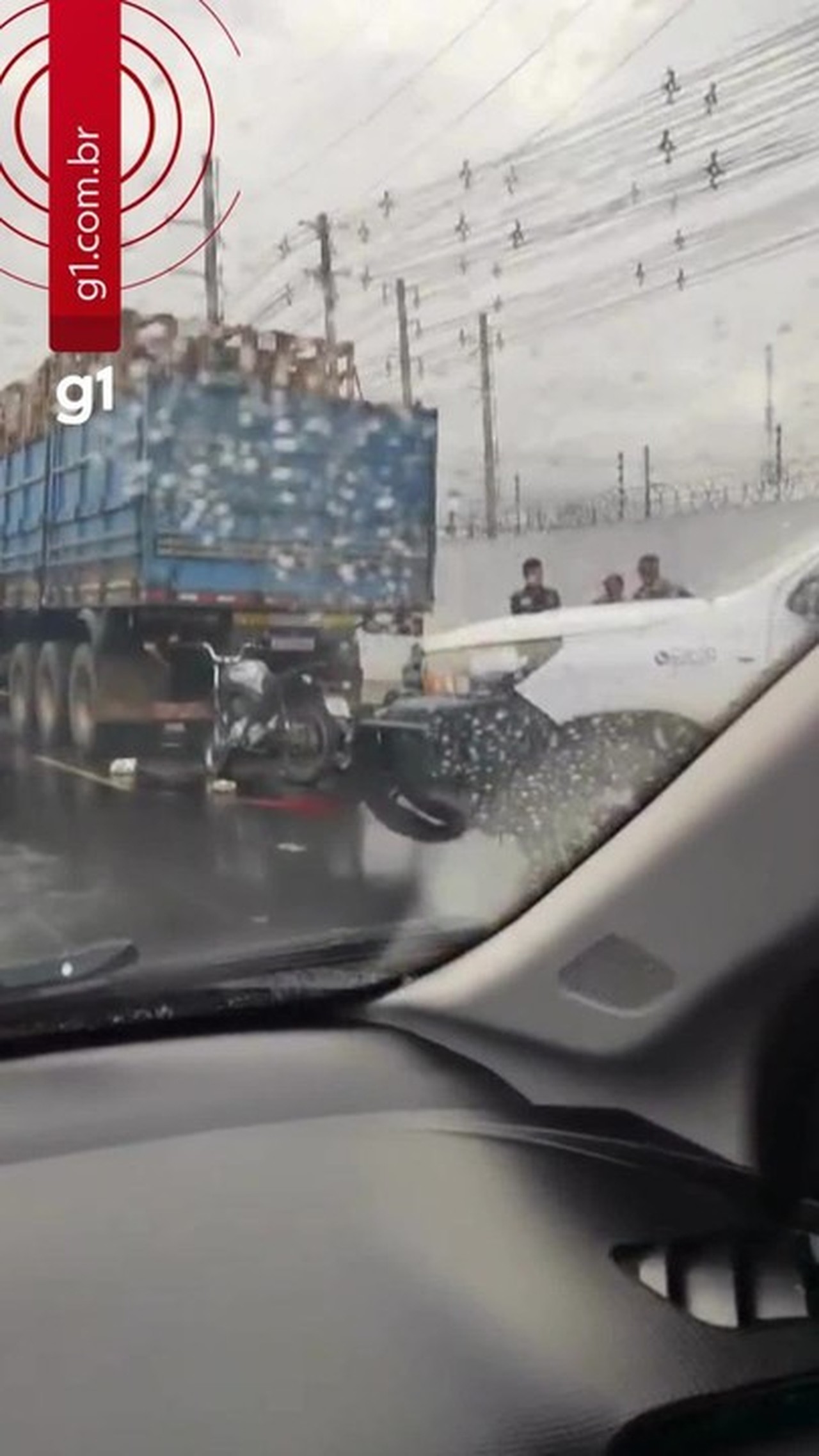 Motociclista morre após bater em traseira de caminhão em Cuiabá