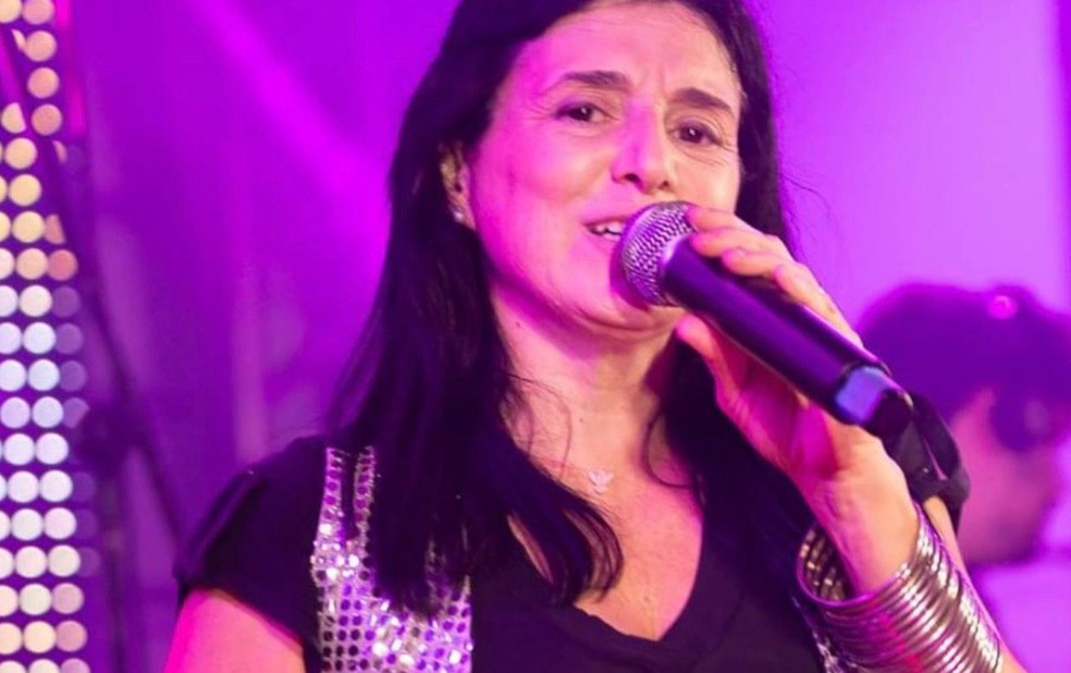 22 de 29
Banda Babil&ocirc;nia traz ax&eacute; e marchinhas para o palco da Pra&ccedil;a da Matriz &mdash; Foto: Reprodu&ccedil;&atilde;o/Banda Babil&ocirc;nia/Instagram