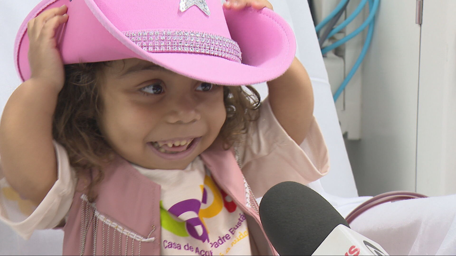 Ana Castela manda recado para criança que aguarda transplante de rim: 'Você é forte, vai dar tudo certo' 