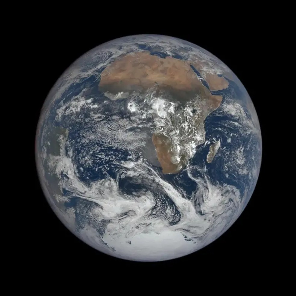 A nova Blue Marble foi registrada a mais de um milhão de quilômetros de distância — Foto: NASA
