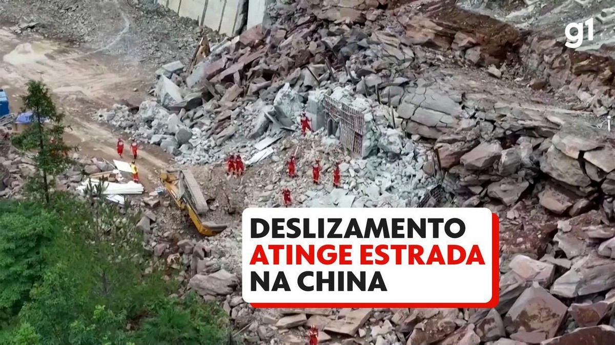 Deslizamento de terra em rodovia no centro da China deixa 1 morto, 7 ...