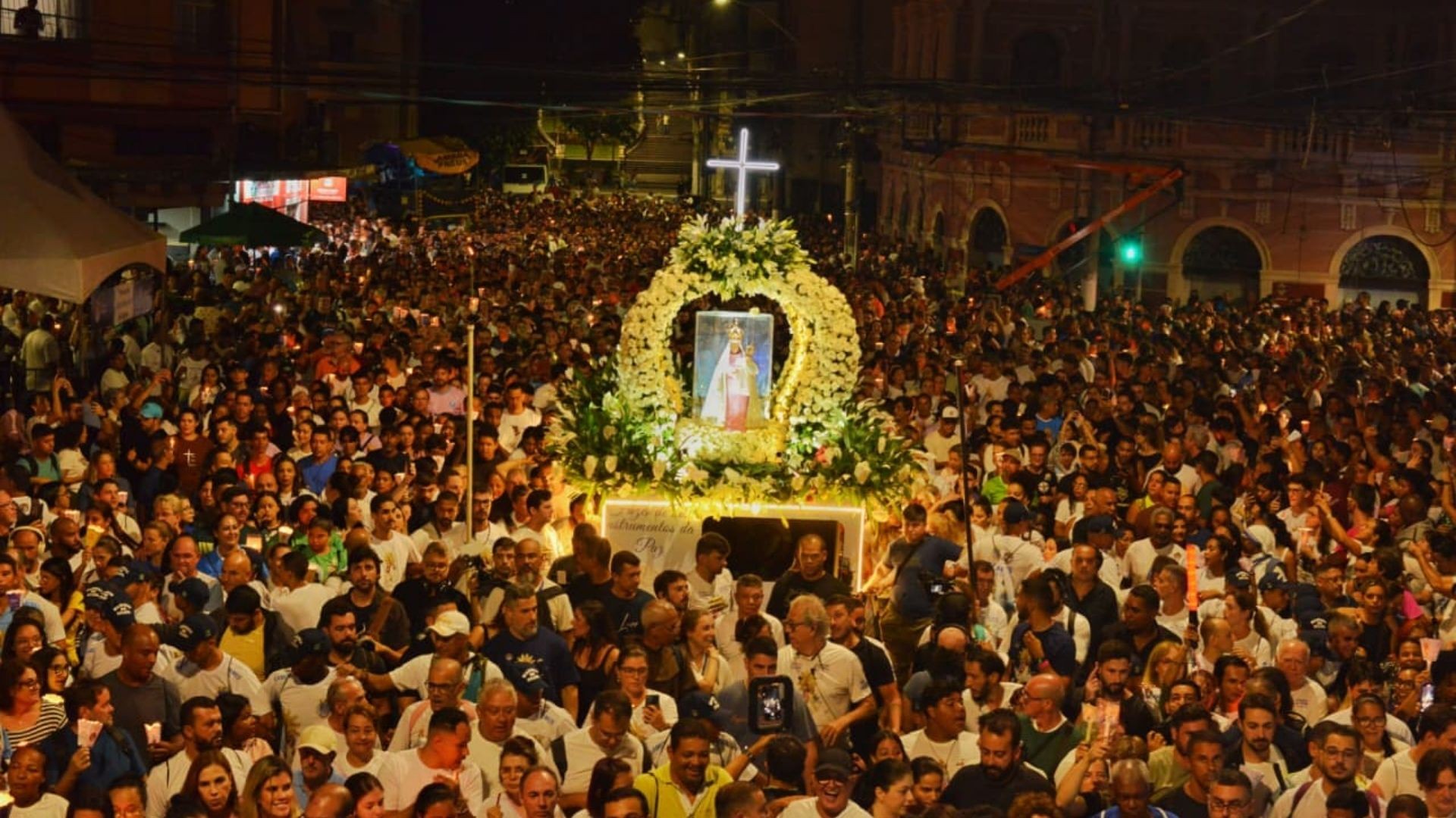 Romaria dos Homens reúne 1,2 milhão de fiéis sob chuva na Festa da Penha, no ES; veja fotos
