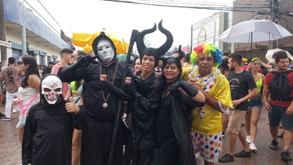 Banda do Vai Quem Quer - foliões encaram chuva para curtir folia em Porto Velho — Foto: Jaíne Quele Cruz/g1