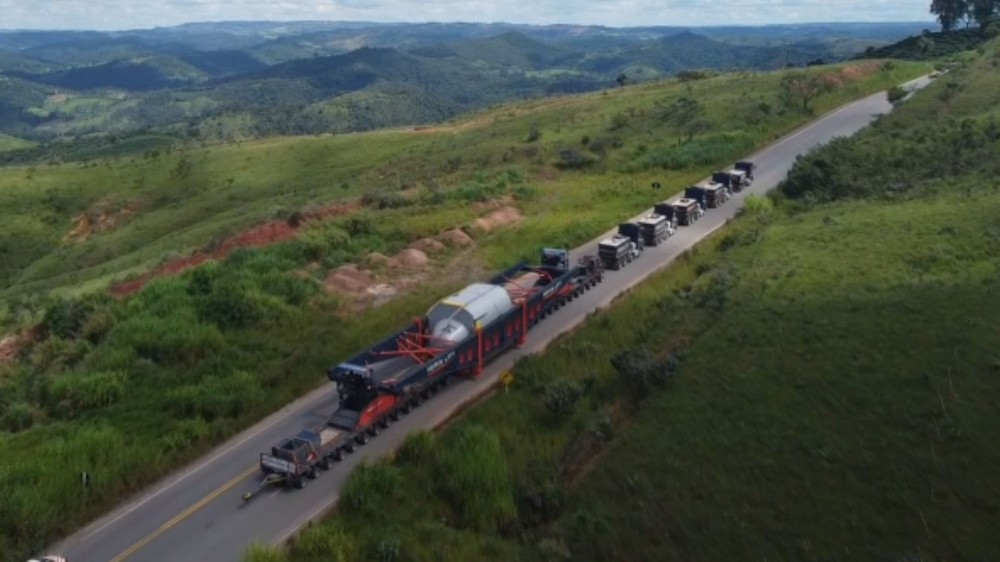  Carga superpesada de quase 500 toneladas segue para Patos de Minas e pode causar lentidão