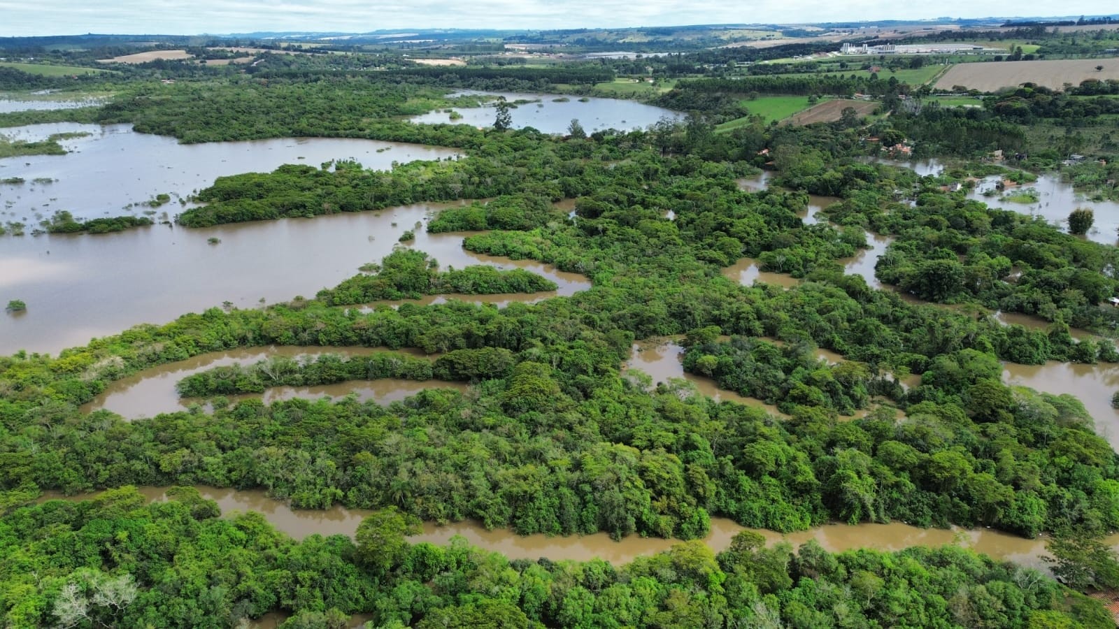 Por que o Rio Itapetininga transborda? Entenda a geografia, a história e os desafios do curso d'água