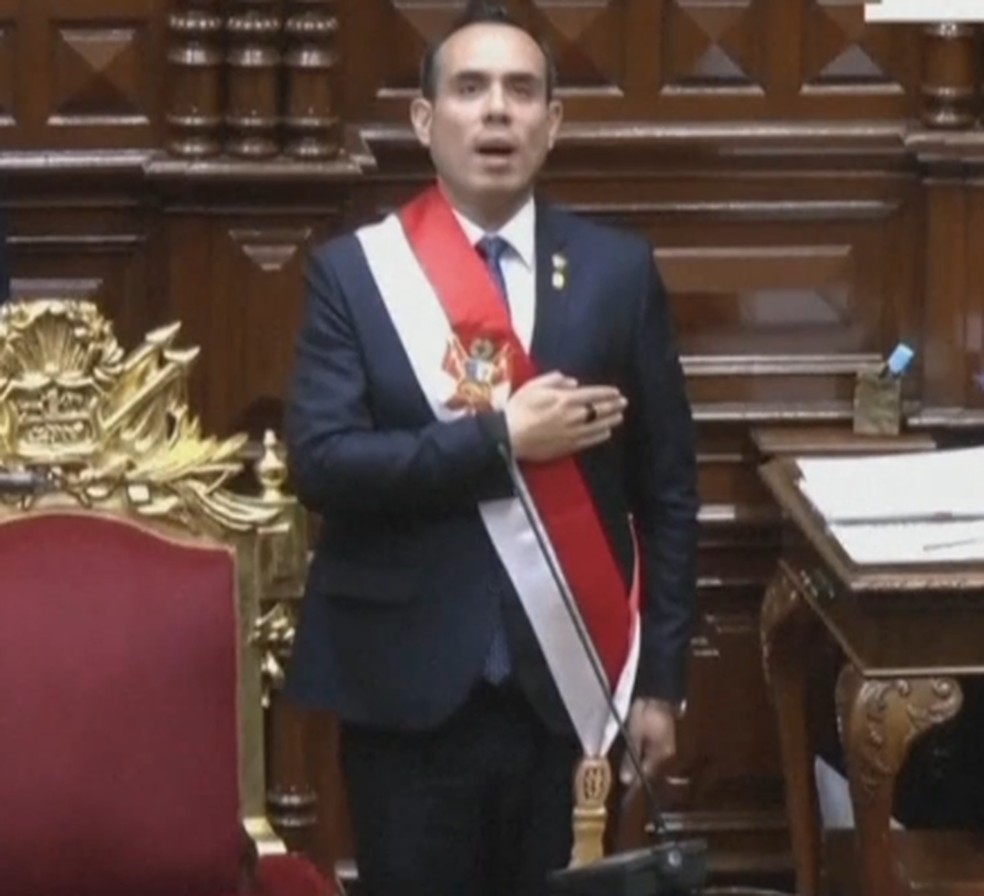 José Jerí assume a Presidência do Peru após destiotuição de Dina Boluarte — Foto: Reprodução/Reuters
