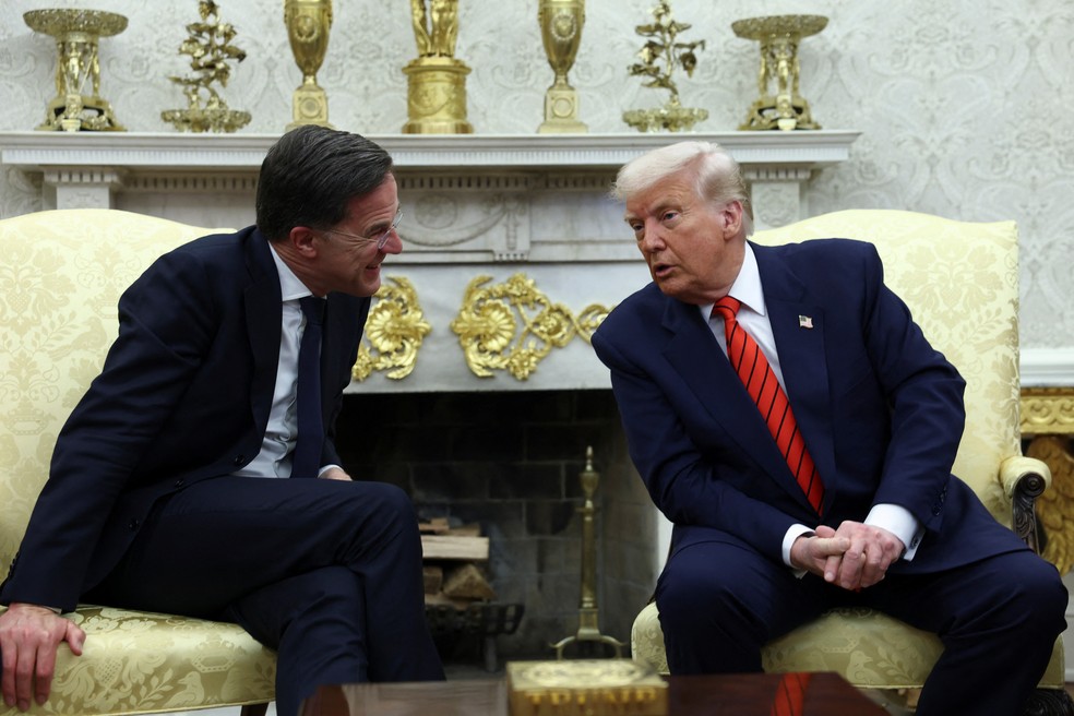 Donald Trump com o secretário-geral da OTAN, Mark Rutte — Foto: REUTERS/Evelyn Hockstein