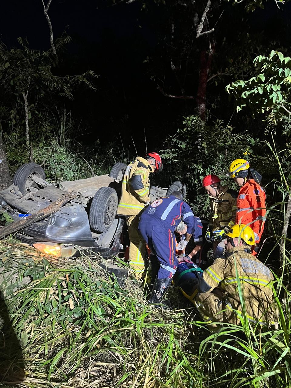 Acidente deixa uma pessoa morta e três feridas na MG-238