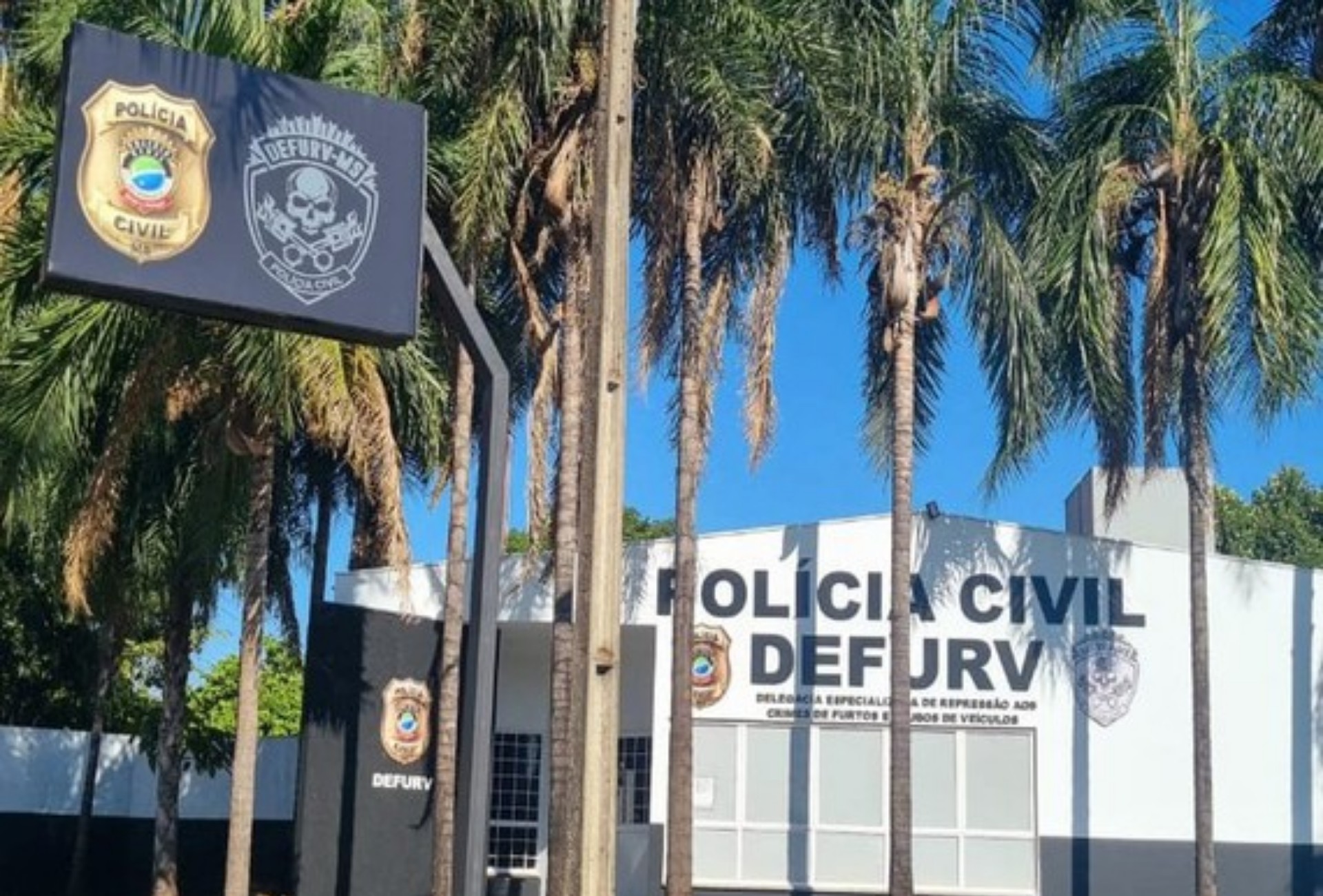 Mulher é feita refém durante roubo de carro; jovens são presos com veículo em Campo Grande