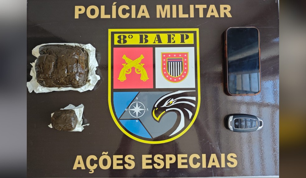 Homem de 25 anos é preso com quase R$ 120 mil em espécie e drogas em Presidente Prudente — Foto: Polícia Militar/Divulgação
