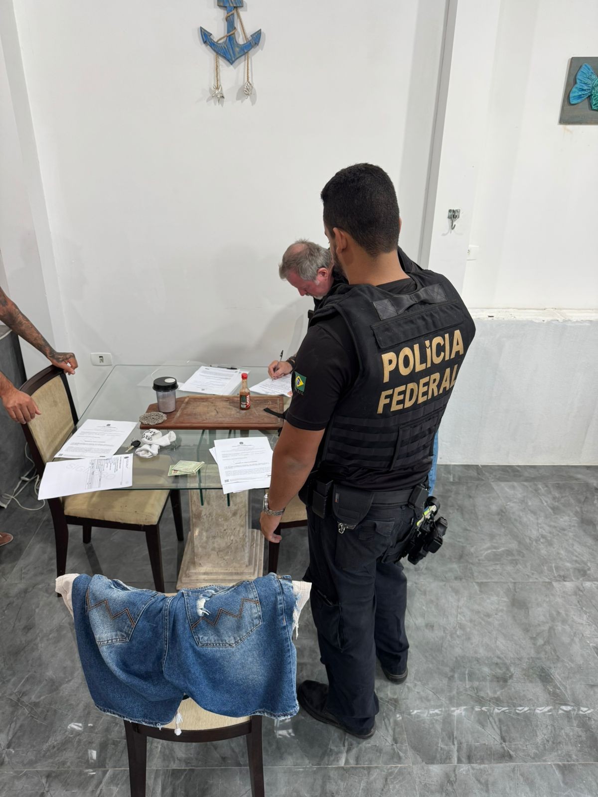 PF faz operação contra quadrilha suspeita de golpes bancários em pensionistas no litoral de SP