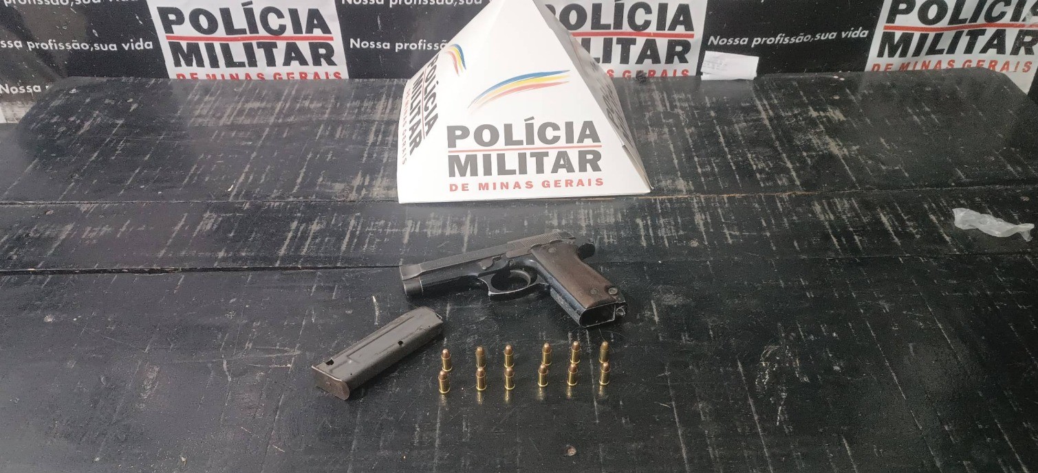 Rapaz é assassinado enquanto jogava futebol com sobrinho de 3 três anos na porta de casa