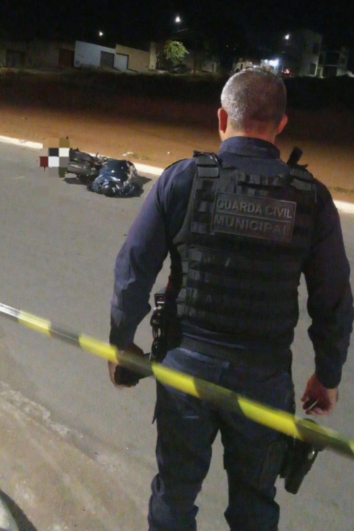 Jovem é morto a tiros de submetralhadora após sair de bar, em MG 