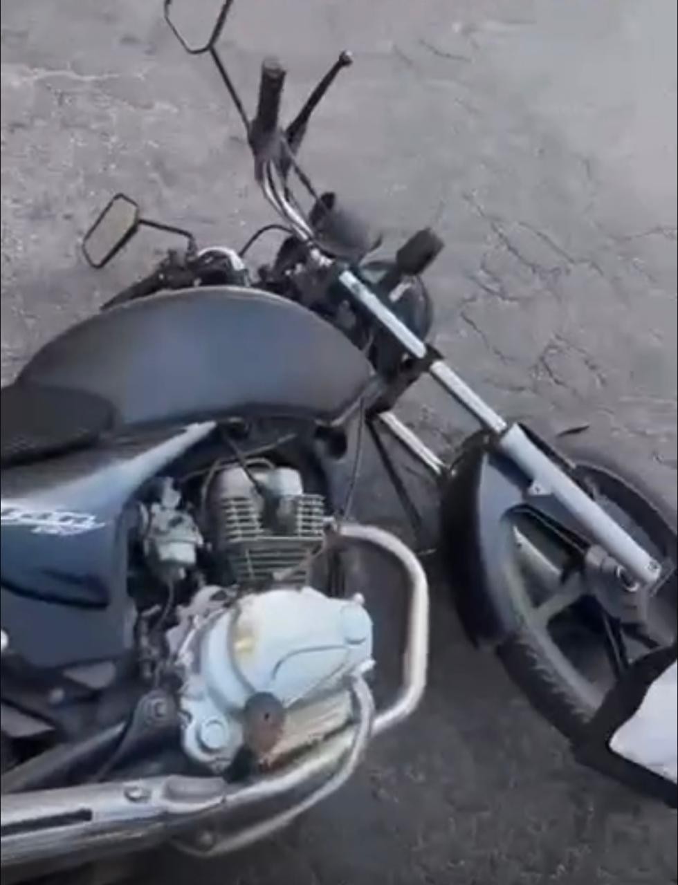 Com carro de luxo e debochando, homem tenta atropelar motociclista e posta vídeo nas redes sociais; ASSISTA