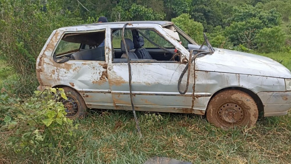 Carro em que as vítimas estavam — Foto: Reprodução Rondonianews