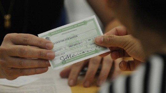 Saiba como consultar seu título de eleitor para a hora do voto