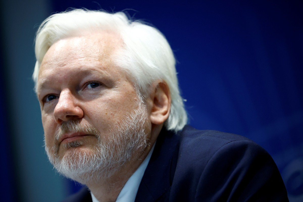 'Me declarei culpado por ter feito jornalismo', diz Assange ao Conselho da Europa