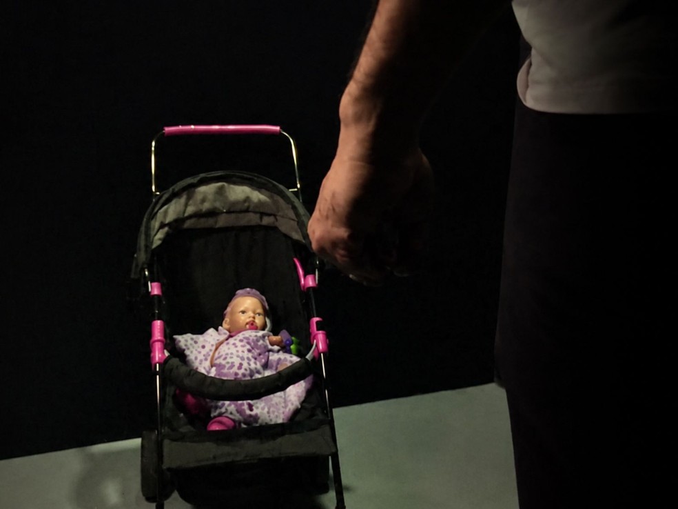 Mãe de menina internada após suspeita de ingerir soda cáustica diz que sofreu violência e ficou mais de oito anos sem ver a filha — Foto: Rede Amazônica