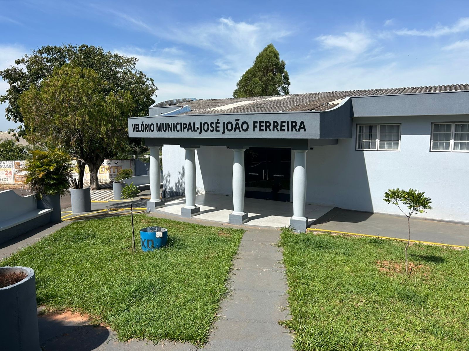 Casal que morreu vítima de colisão entre carro e carreta é velado em Rinópolis