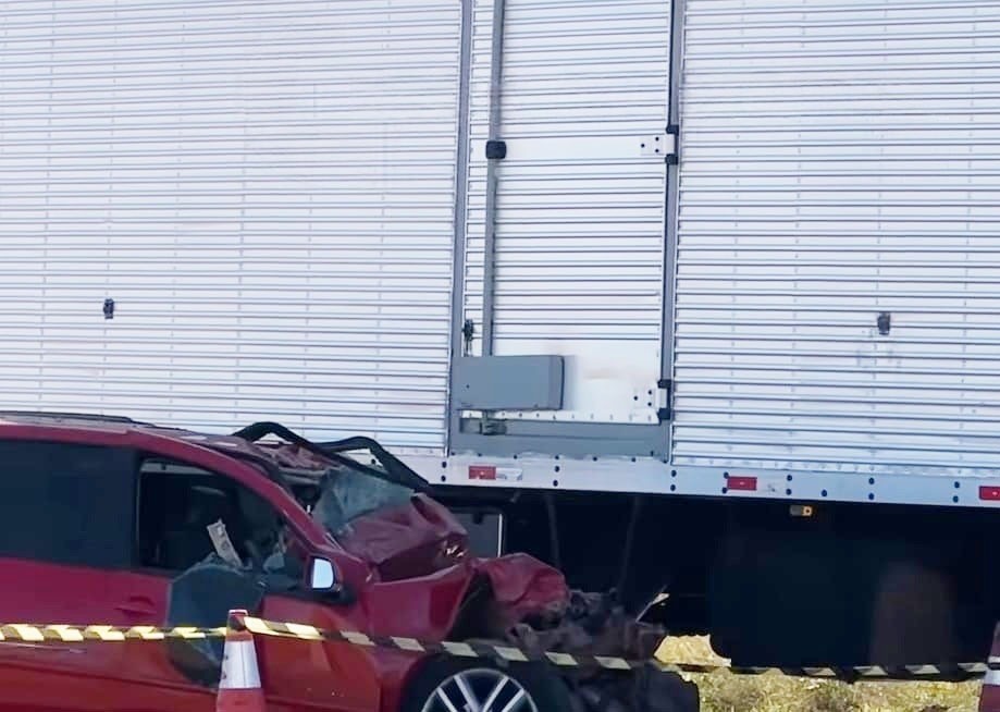 Motorista morre após batida contra caminhão na BR-163 em MT 