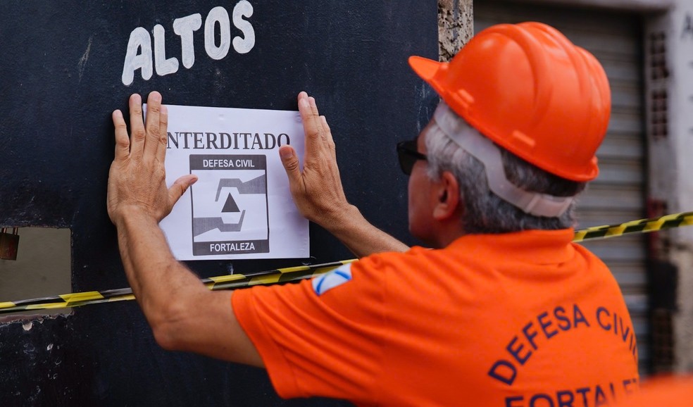 Defesa Civil interdita imóveis no Cais do Porto — Foto: Divulgação/ Daniel Calvet