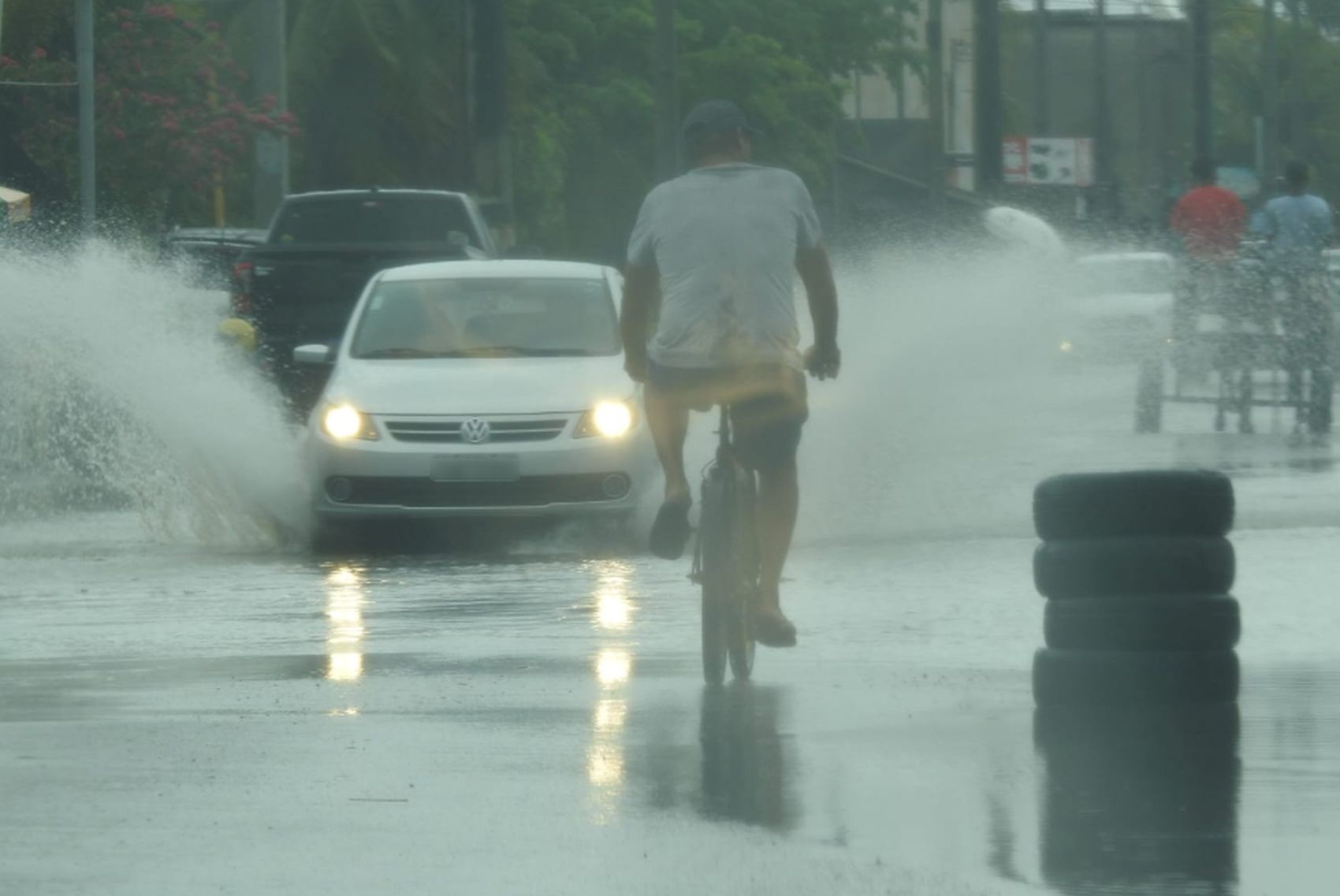 Chuva provoca alagamentos, queda de árvores e outros transtornos em Aracaju