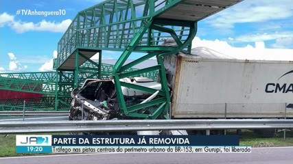 Pistas centrais da BR-153 são liberadas em Gurupi após a remoção de estrutura danificada