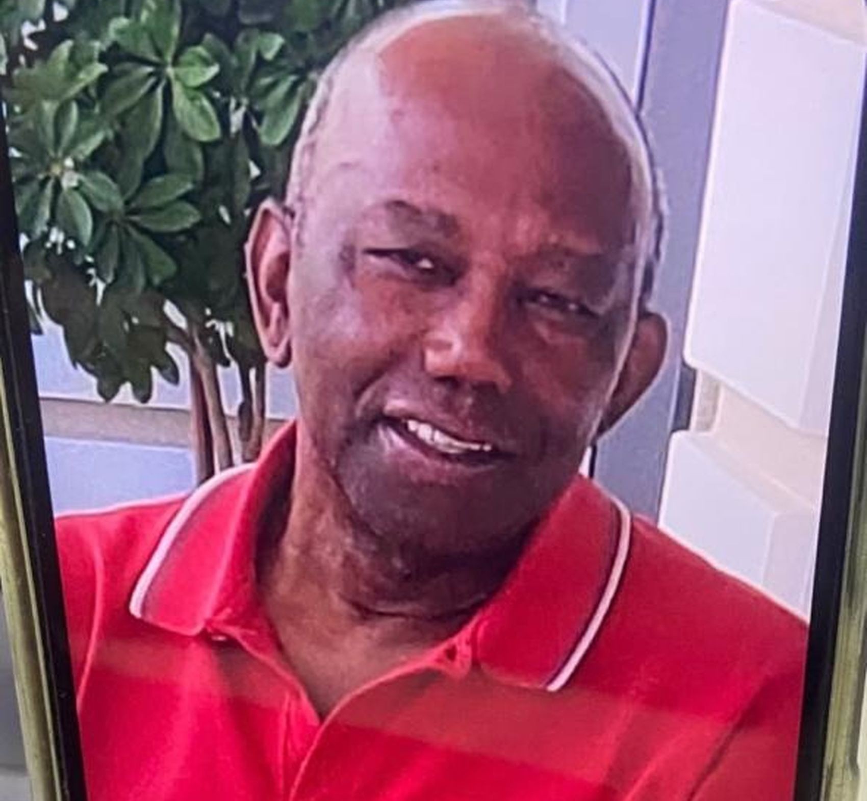 Turista de 75 anos desaparece na Orla de Aracaju 