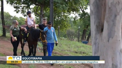 Cavalos da PM auxiliam pacientes com terapias integrativas em projeto de equoterapia