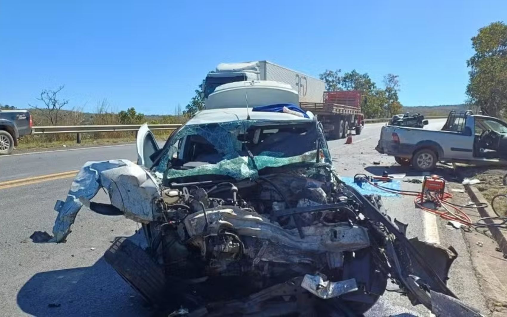 Filhos de professor da UFG de 1 e 9 anos morrem após acidente enquanto voltavam de viagem ao RJ, diz amiga