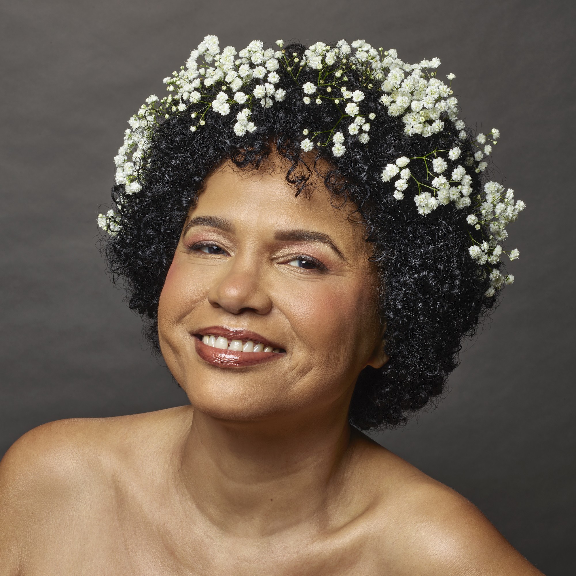 Teresa Cristina marca posição no bloco  de sambas do primeiro álbum autoral da discografia, 'Tudo que eu tenho'