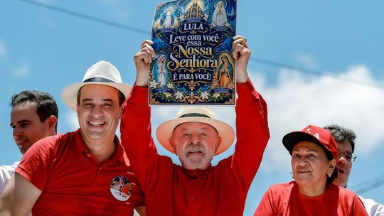 Lula diz que 'tesouraço' de Flávio será feito em cima de programas sociais