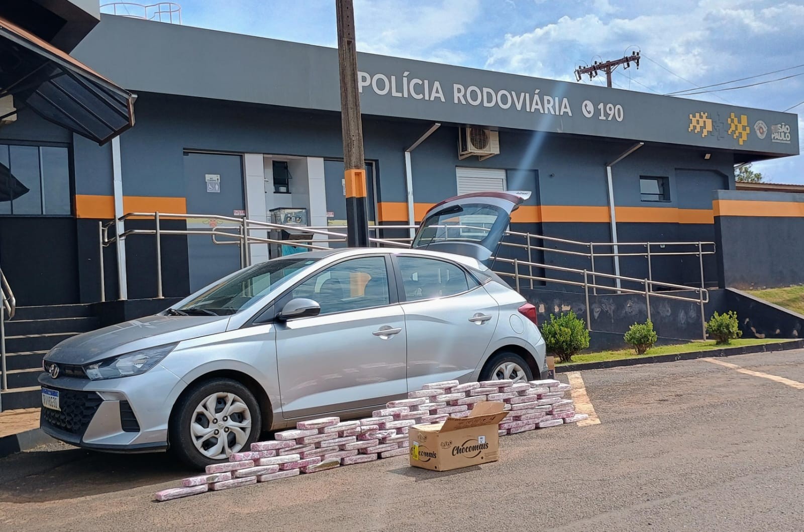 Motorista é preso com mais de 60 quilos de maconha em Salto Grande