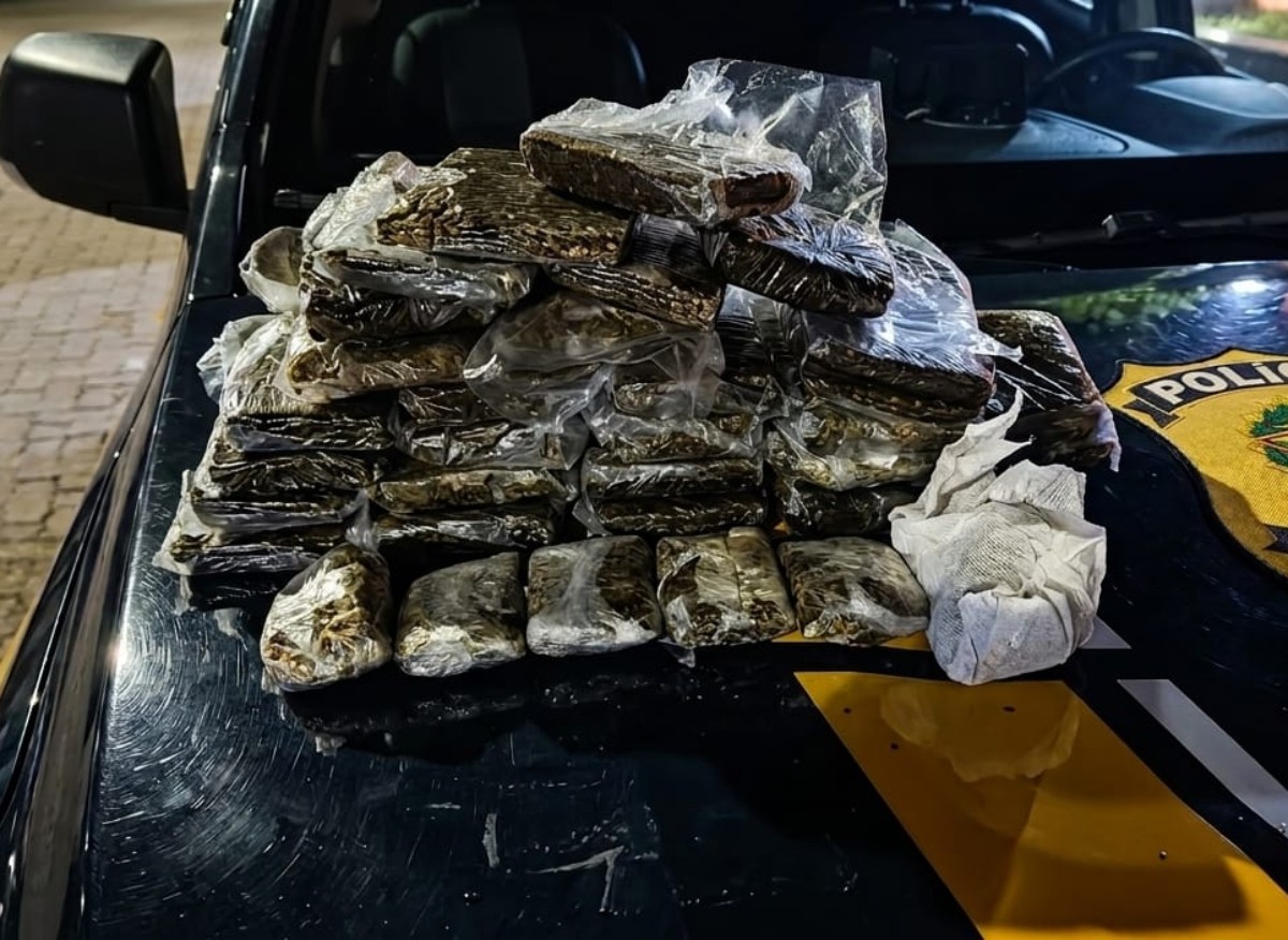 Casal é preso com mais de 7 kg de haxixe na Via Dutra, em Resende