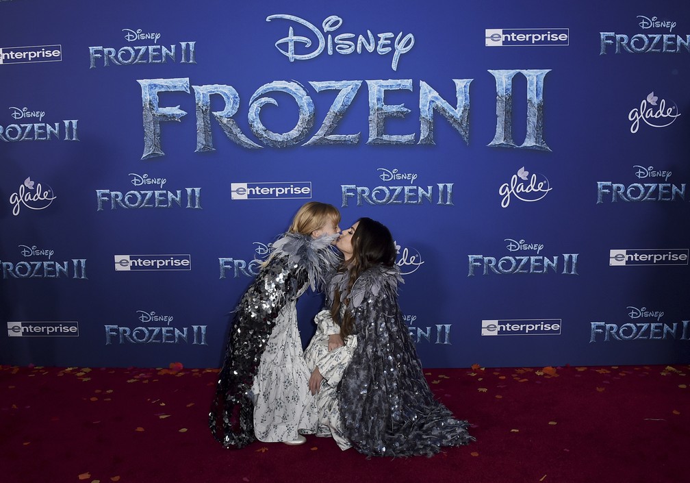 Frozen 2 premiere tickets hotsell
