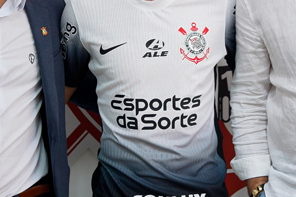 Mercado regular de apostas online no Brasil só começa a valer em janeiro de 2025. Porém, muitas bets já atuam no Brasil, a partir de sites registrados no exterior. — Foto: Rodrigo Coca/Ag. Corinthians