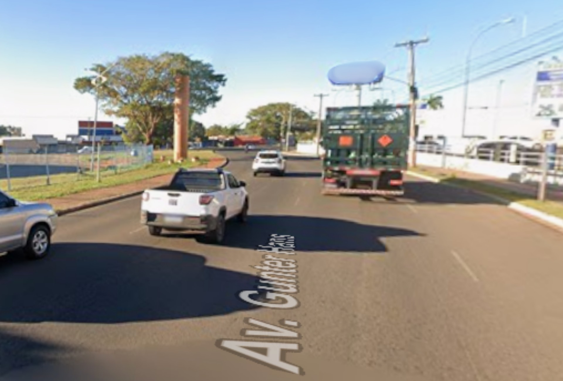 Mulher fica em estado grave após ser atingida por carro em Campo Grande