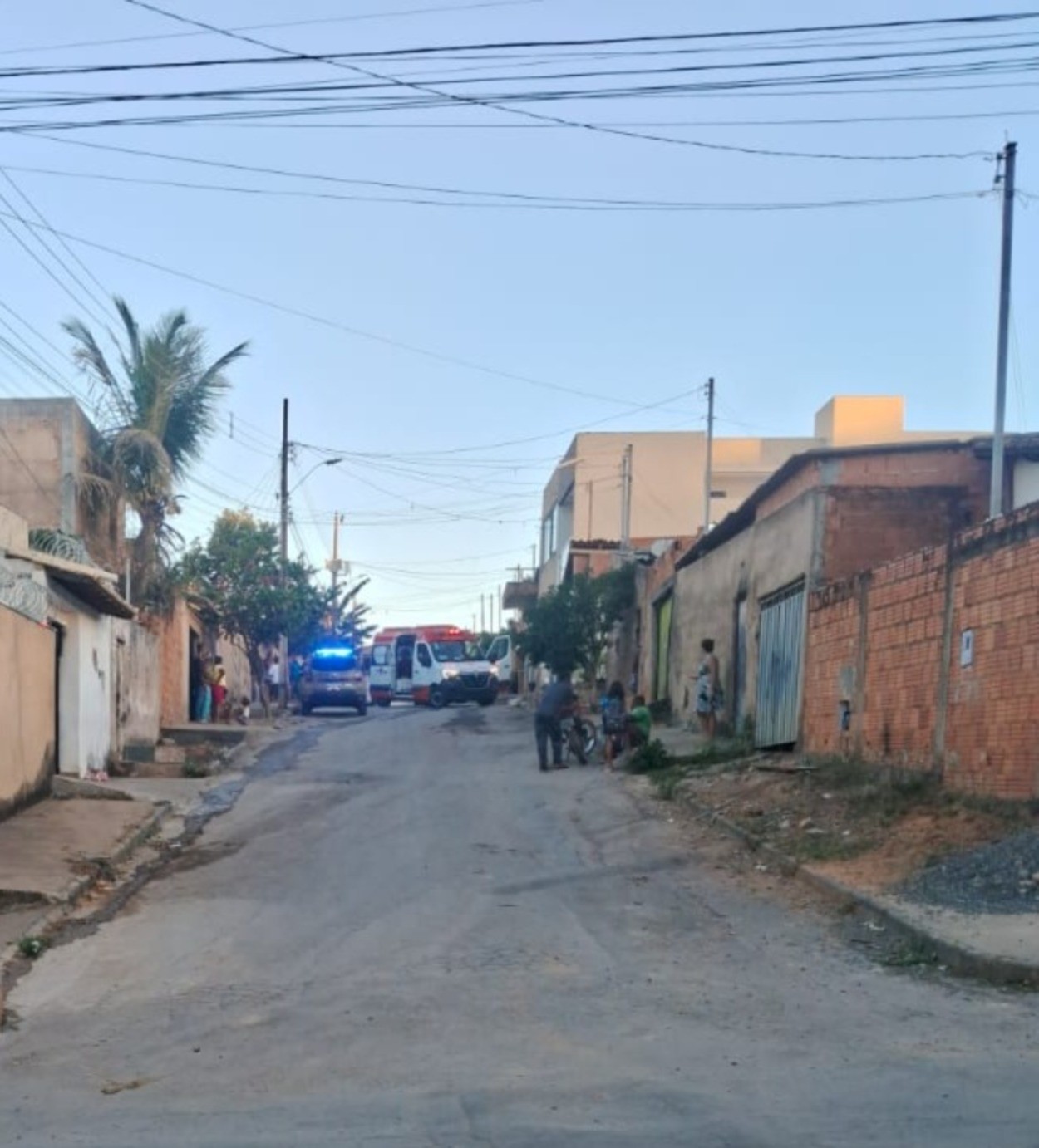 Homem é morto a tiros no momento em que lavava carro em Montes Claros