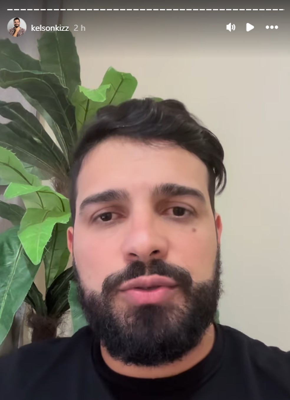 Cantor Kelson se pronunciou nas redes sociais  Foto: Redes Sociais