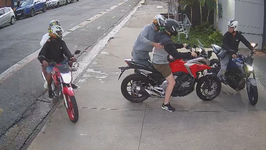 Veja como e onde agem quadrilhas que roubam só moto esportiva - Programa: Fantástico 