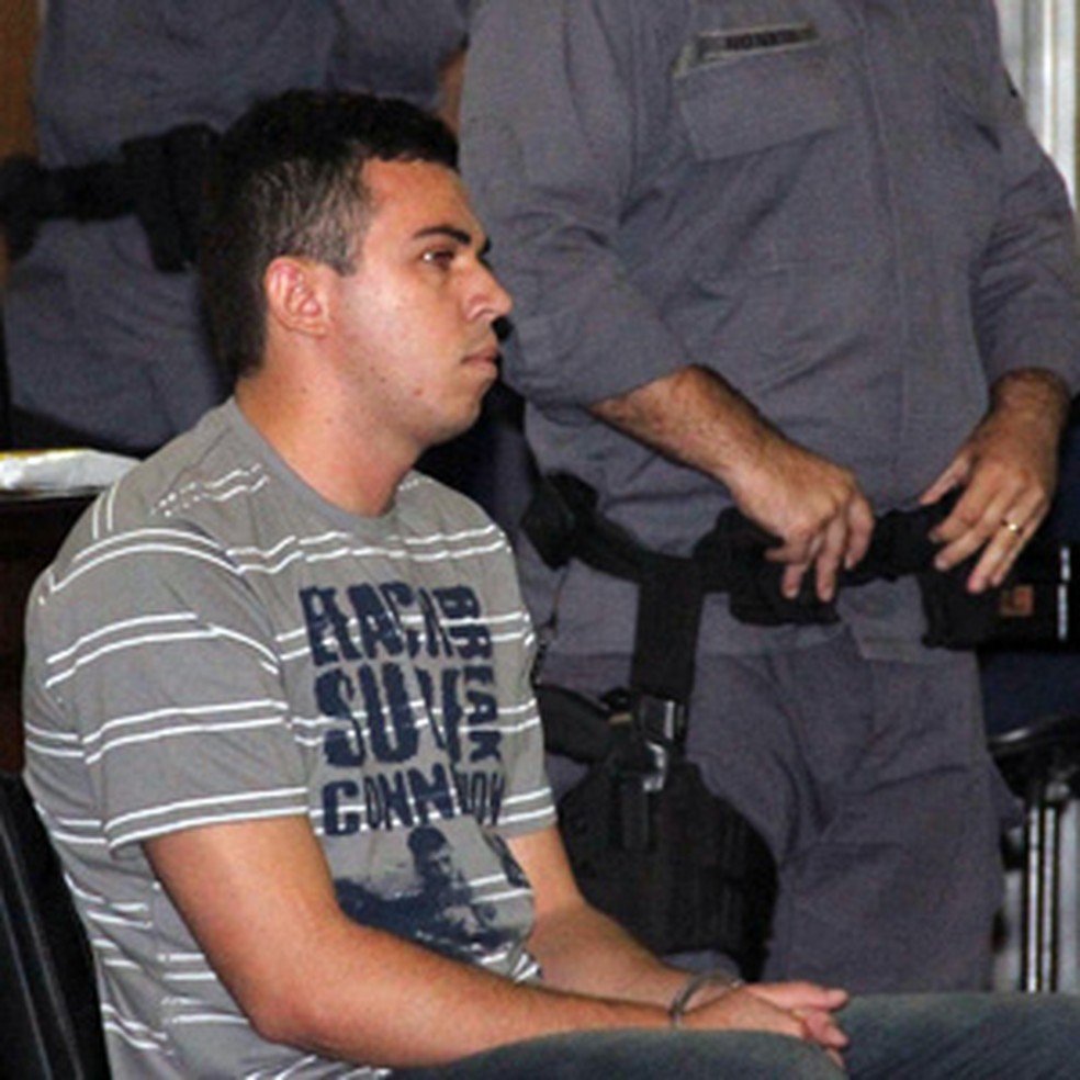 Lindemberg Alves Fernandes, acusado de matar a ex- namorada Eloá Pimentel em 2008, é visto no banco dos réus — Foto: Diogo Moreira/ Futura Press/ AE