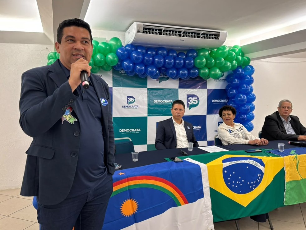 Democrata lan&ccedil;a Jeremias Cosmo como candidato ao governo de Pernambuco &mdash; Foto: Mariane Monteiro/g1