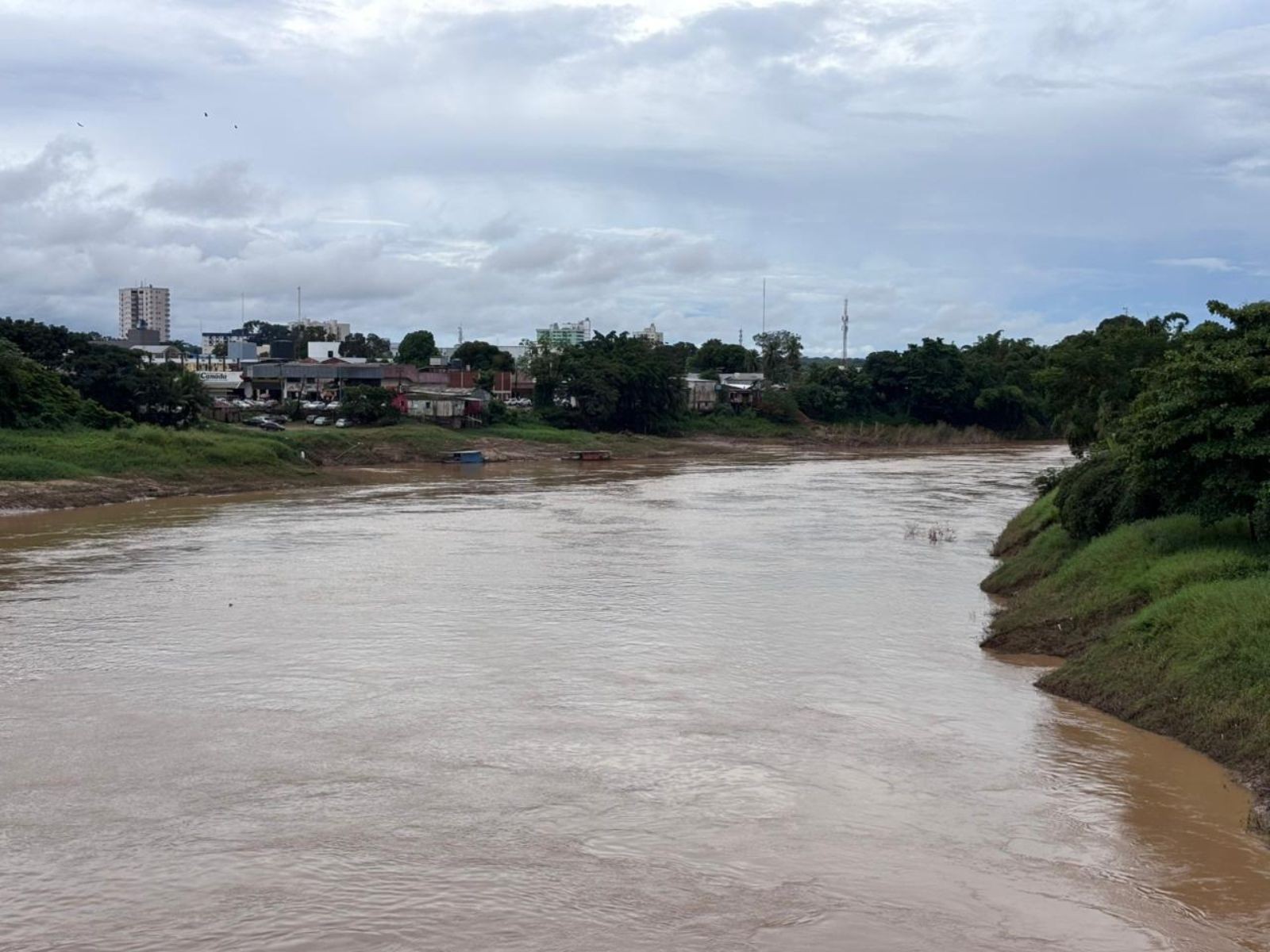 Rio Acre ultrapassa a cota de atenção pela 2ª vez em cinco dias na capital acreana