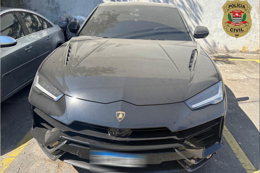 Veículo de luxo foi apreendido durante nova ação da Operação Vérnix — Foto: Polícia Civil/Divulgação