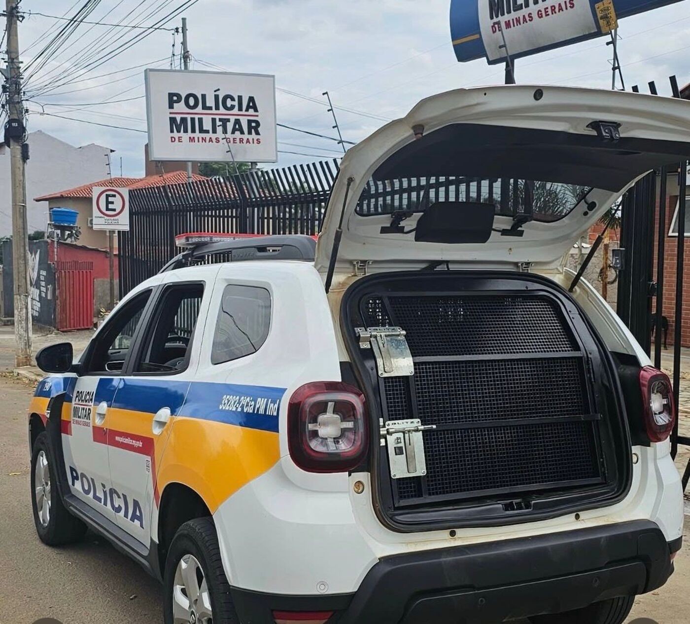 Filhos são presos por ameaçar idosos em Salinas; já usaram faca e disseram que iriam colocar veneno em comida