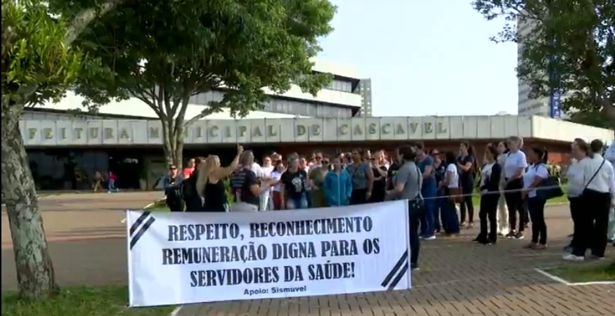 Profissionais municipais de enfermagem de Cascavel não aceitam proposta da prefeitura e permanecem em greve que está no 8º dia