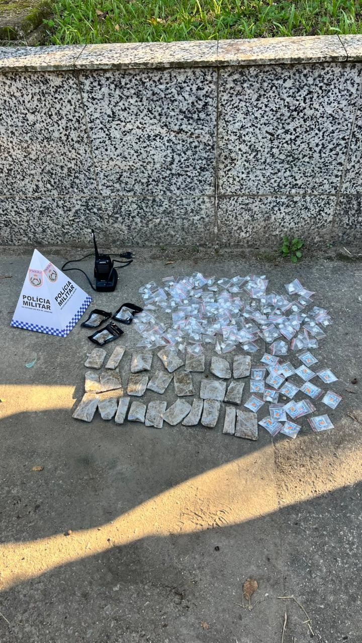Foragido da Justiça é preso com drogas na Praia do Sono, em Paraty