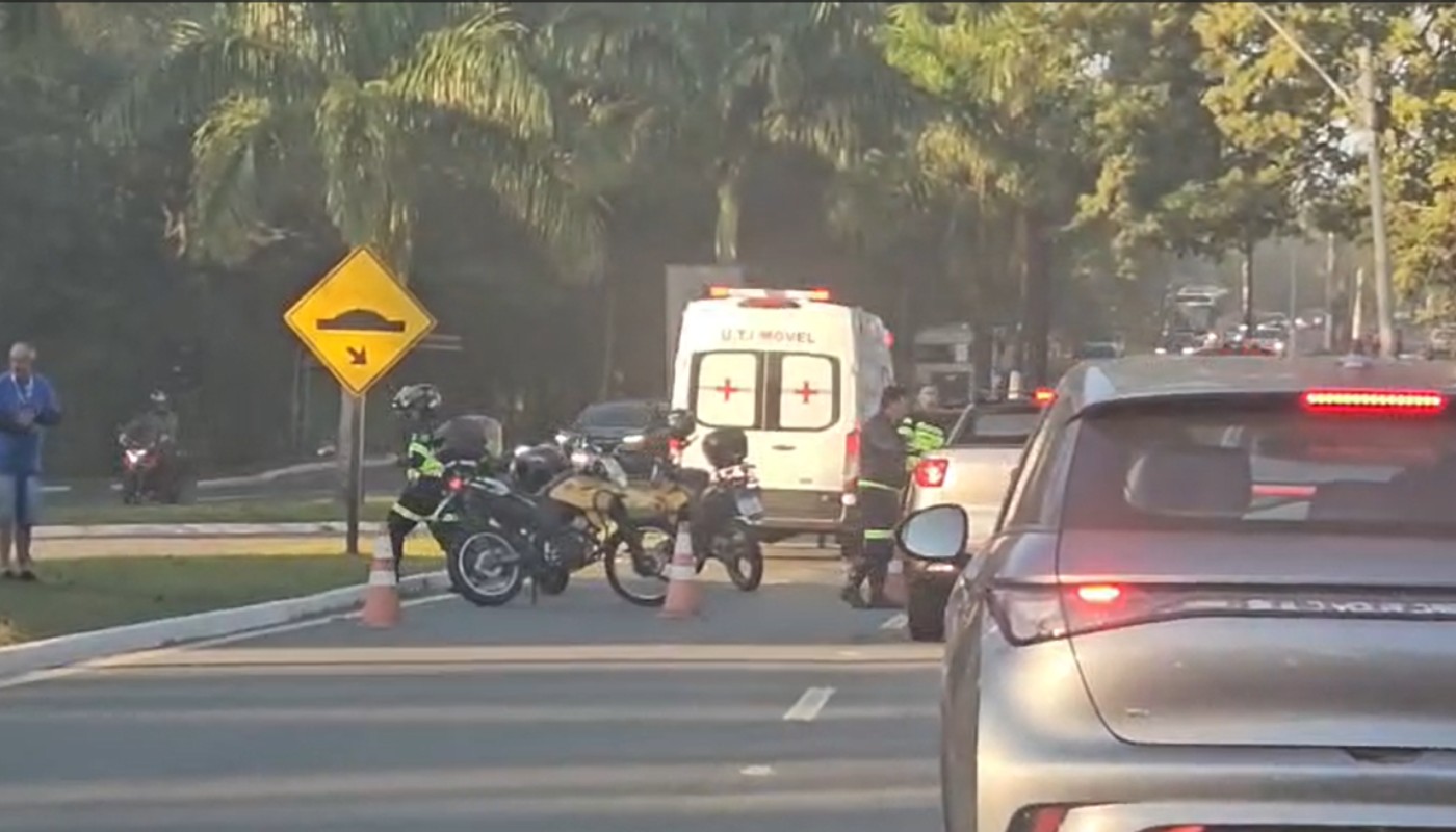Motociclista fica gravemente ferido após acidente com carro em rodovia de Valinhos