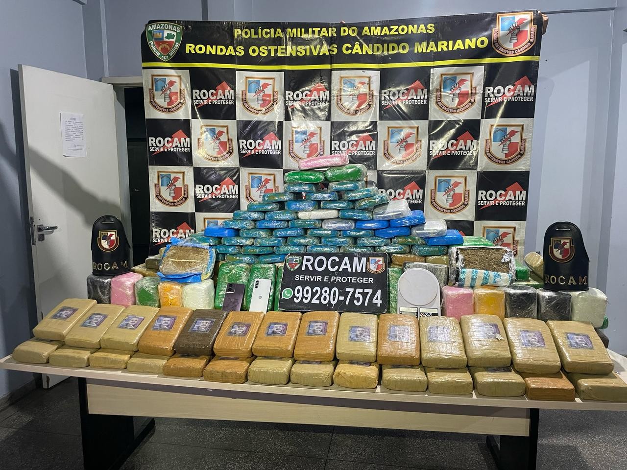 Mulher é presa com mais de 200 tabletes de drogas escondidas em casa na Zona Norte de Manaus