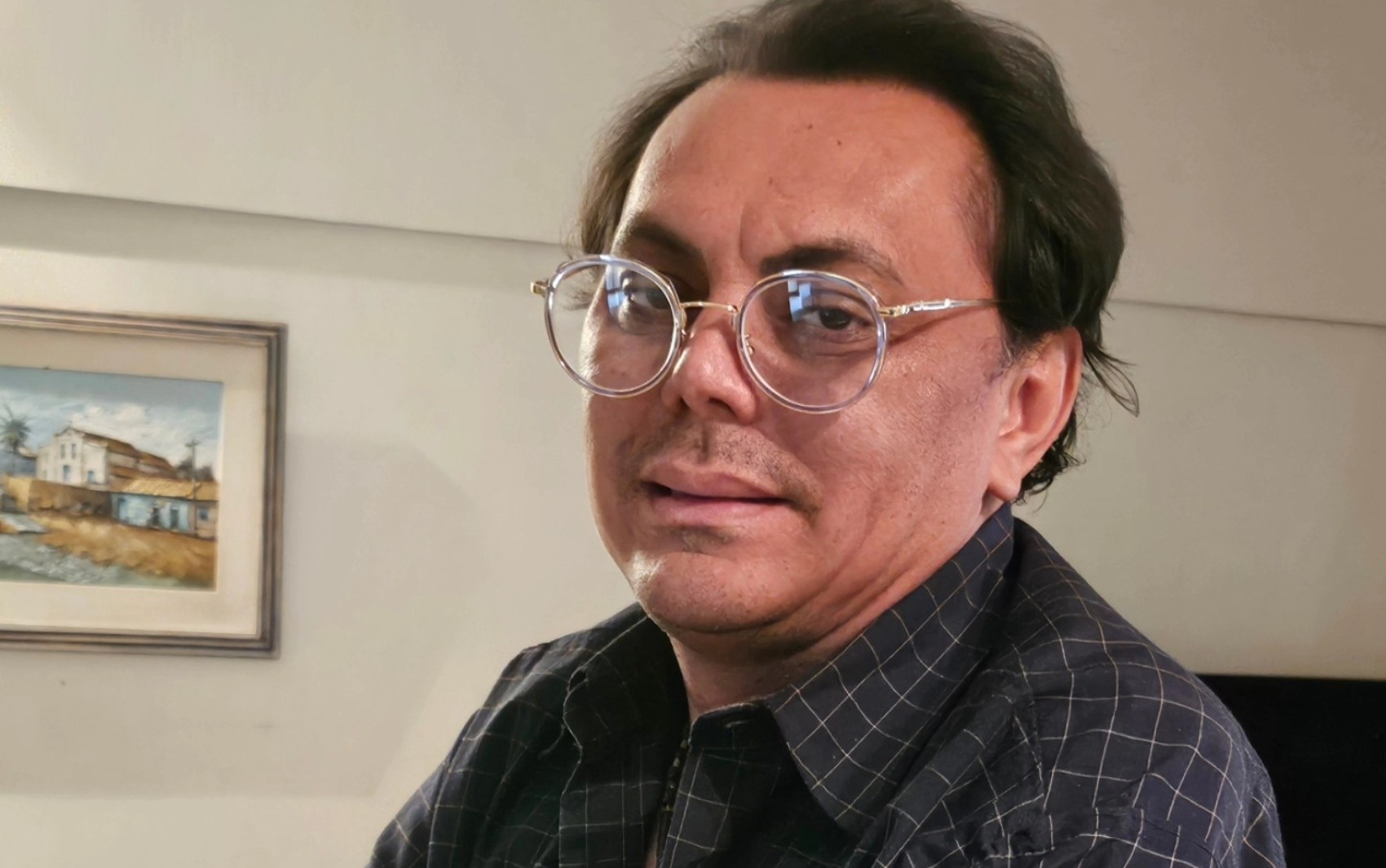 Jornalista Delson Carlos foi morto após discussão envolvendo duas mulheres em apartamento, diz polícia